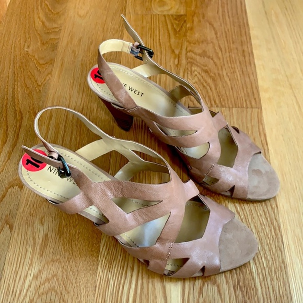 Nine West tan leather heel